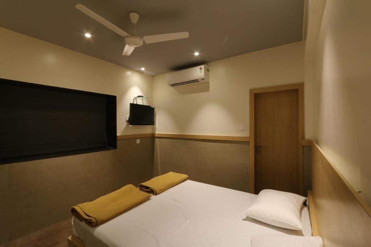 Avenue 10 Boutique Hotel Pune Dış mekan fotoğraf