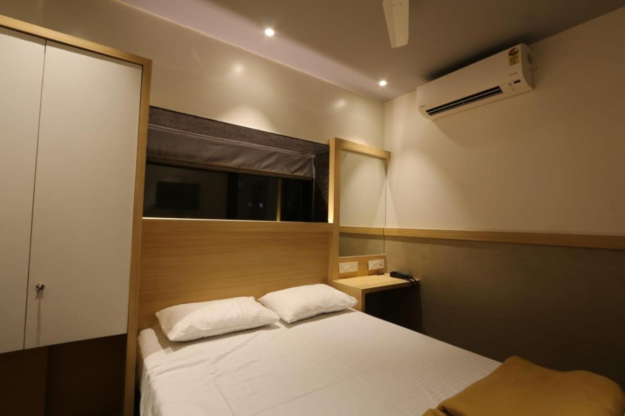 Avenue 10 Boutique Hotel Pune Dış mekan fotoğraf